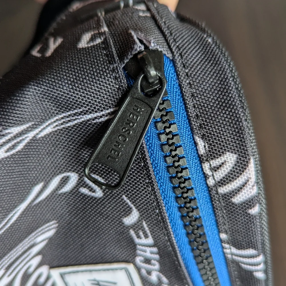 Herschel Black & Blue Small Belt Bag Crossbody Hip Pack Gorpcore Travel